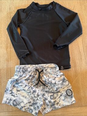 Kids Black Long-Sleeve Swim Rashguard - Classic Sun Protection